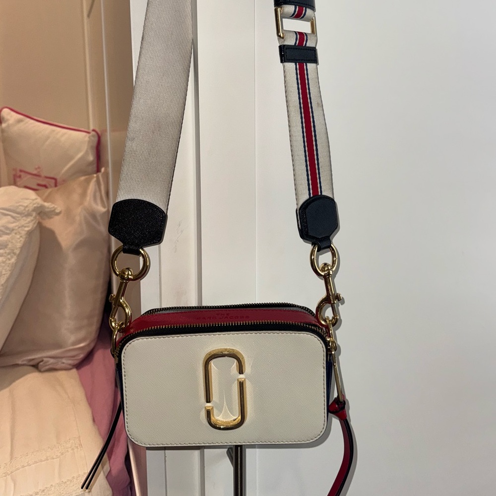 Marc Jacobs The Snapshot Camera Bag
Coconut/Multi